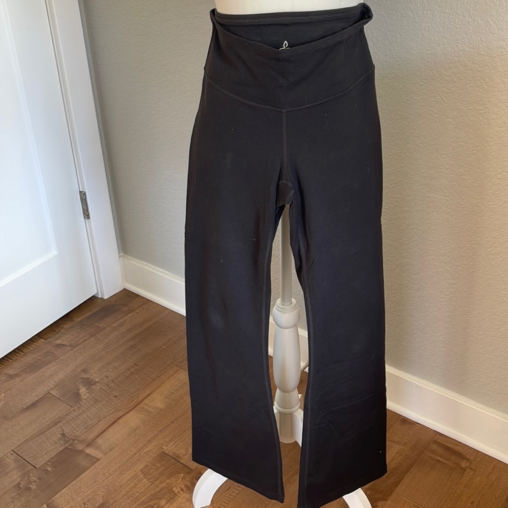 Prana Women’s Pilar Bootcut Yoga Pant - Short Length